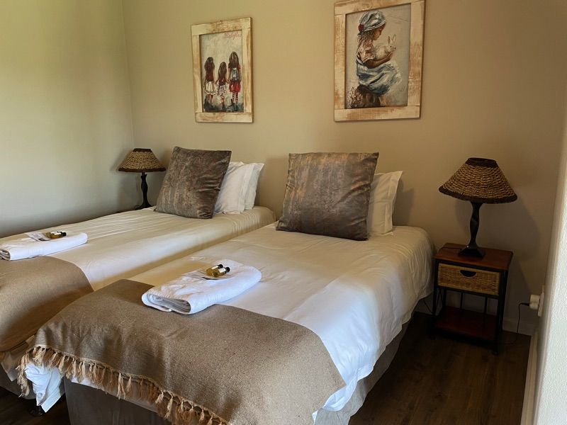 Hoogeind Manor Room 2