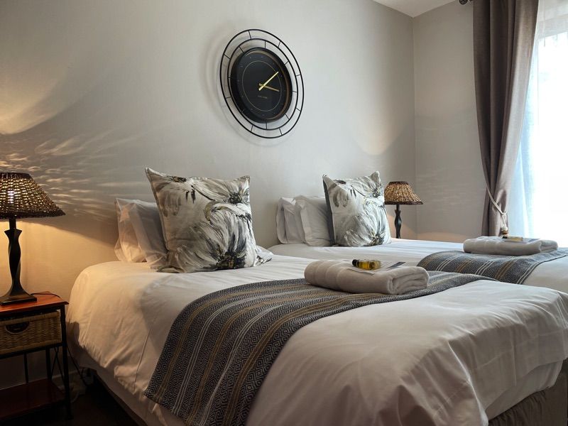 Hoogeind Manor Room 5